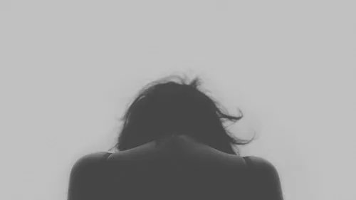 跪舔男往往会吸引什么样的女人?