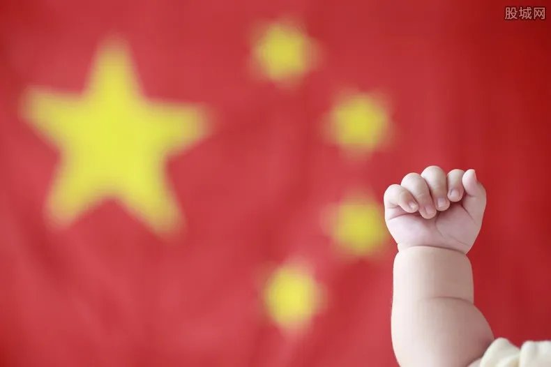 中国强大到什么程度？日本人看中国阅兵直播惊呆了