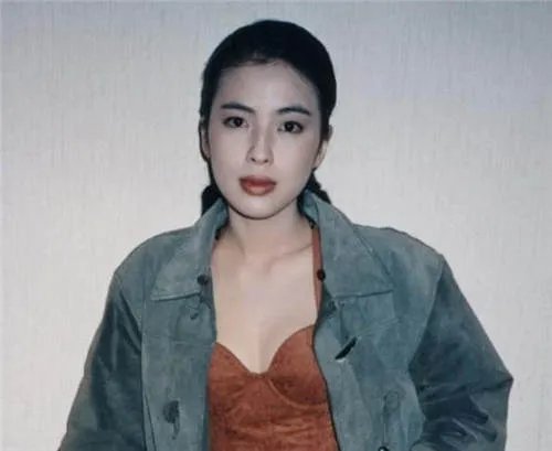 张学友老婆叫什么名及资料：张学友的老婆年轻时照片