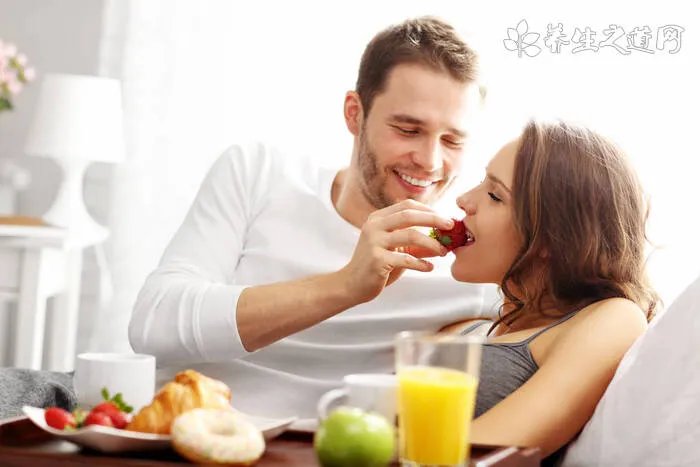 舌吻的时候怎么配合 让女人上瘾激起情欲的舌吻技巧