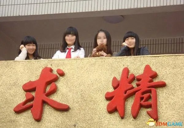 海量内涵囧图很邪恶 吴雨婵走光露毛疑没穿内裤!